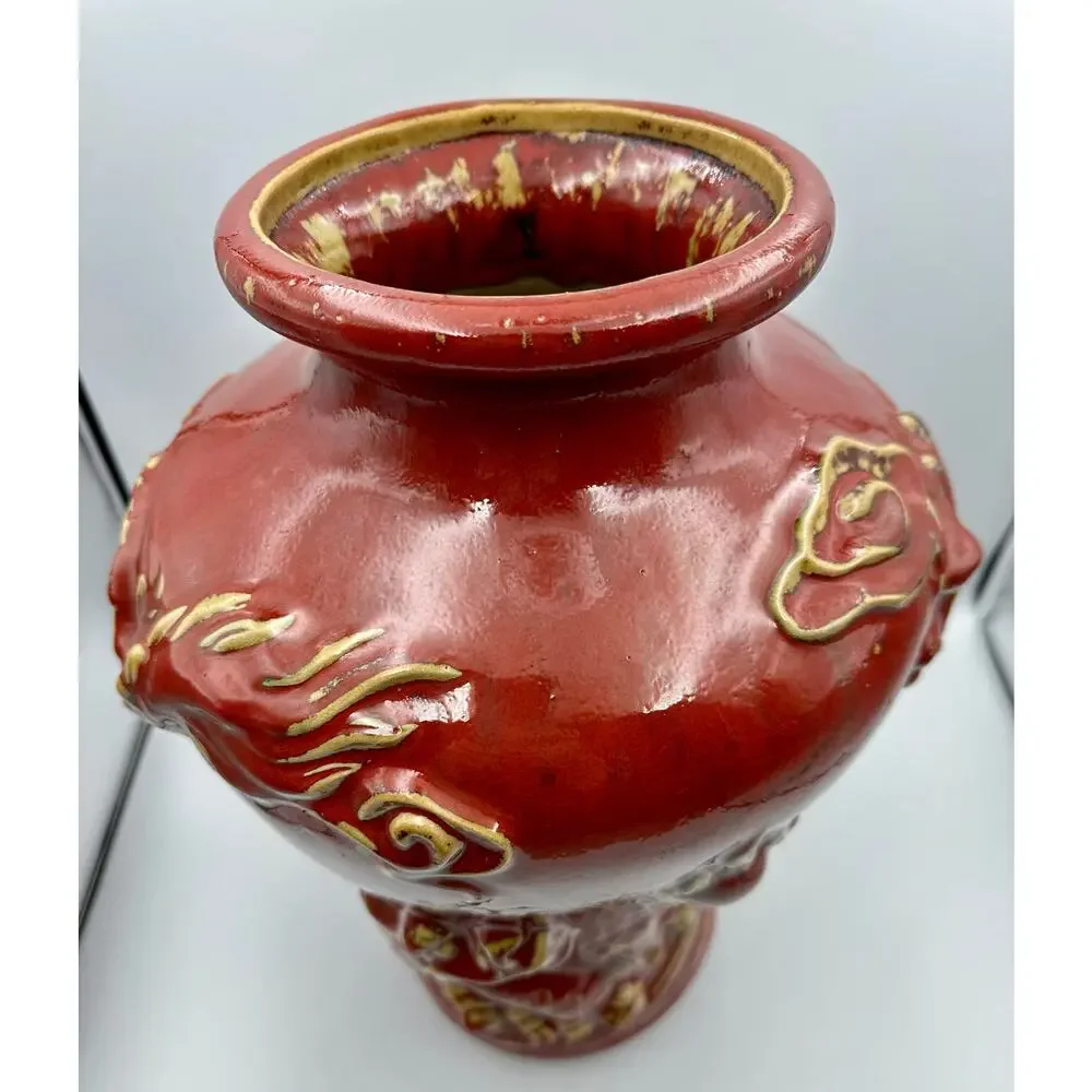 Chinese Vintage Sang de Boeuf Oxblood Glaze Ceramic Vase with Twin Dragons